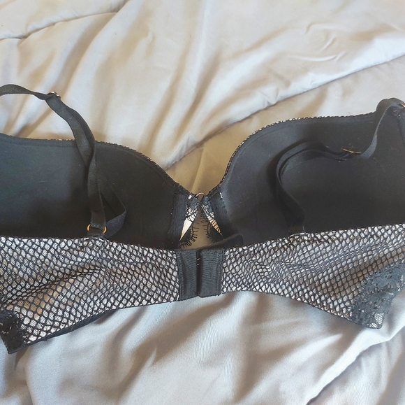 NWOT Victoria Secret push up bra! - Picture 3 of 4